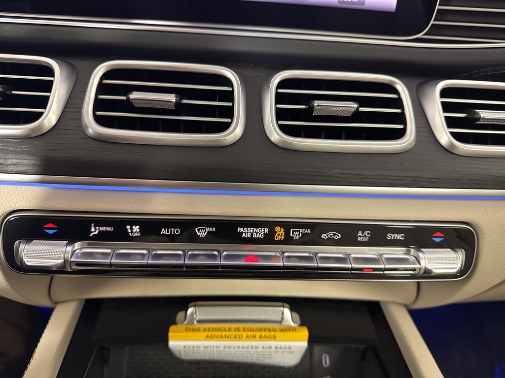 Vehicle image 31 of 34