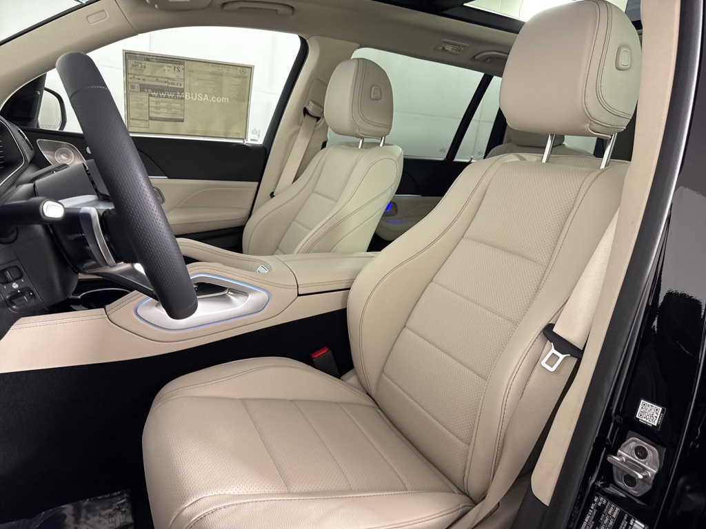 Vehicle image 15 of 34