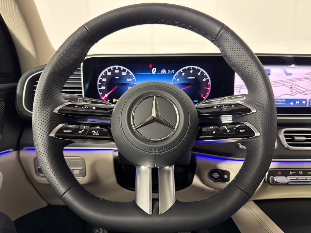 Vehicle image 19 of 34