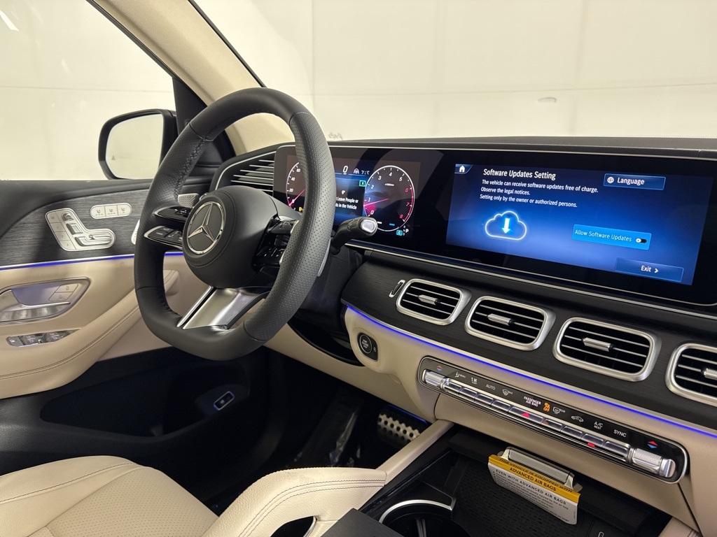 Vehicle image 17 of 34