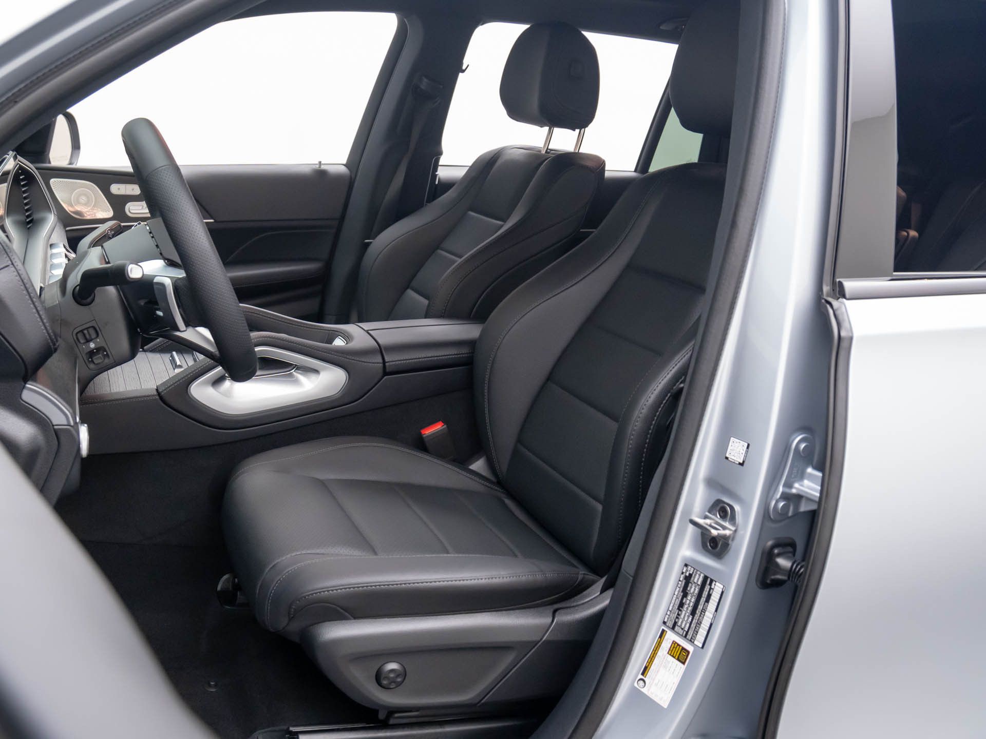 Vehicle image 17 of 41