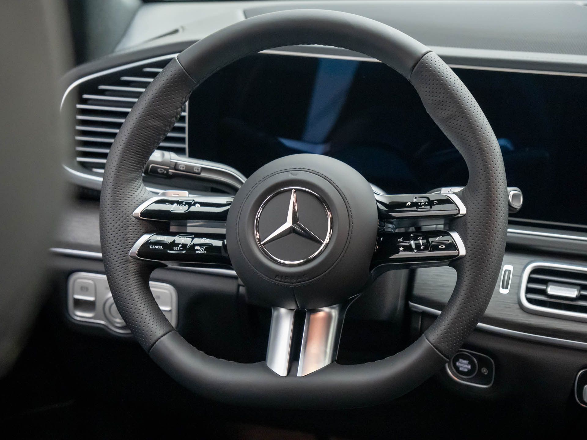 Vehicle image 13 of 41