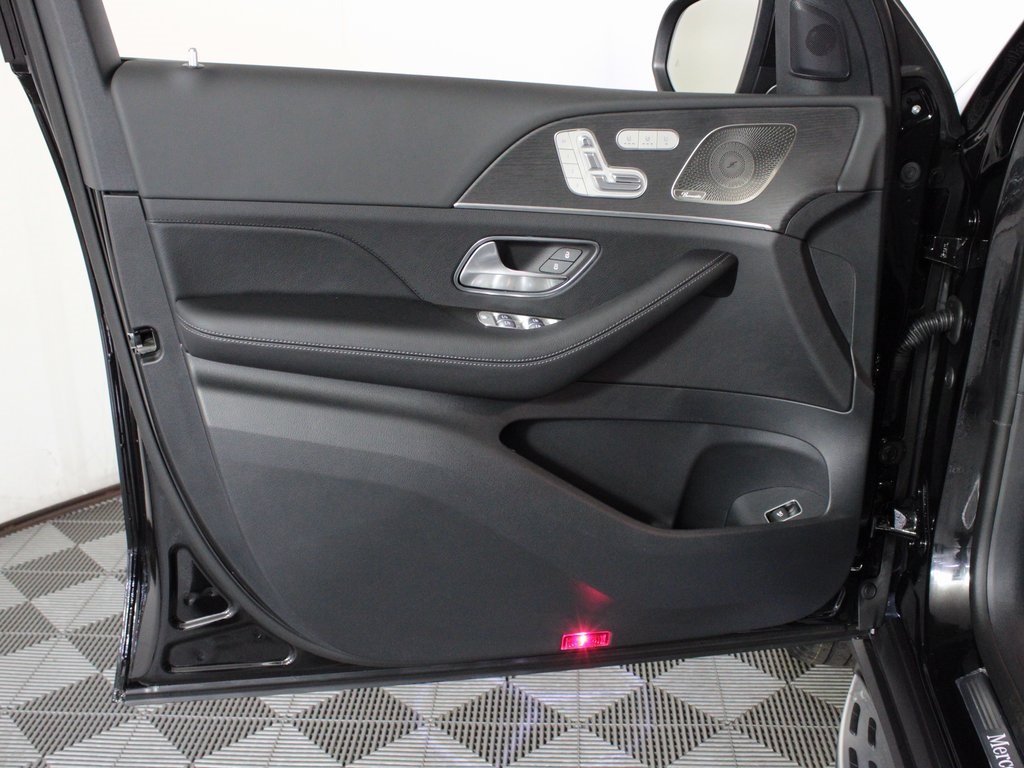 Vehicle image 11 of 37