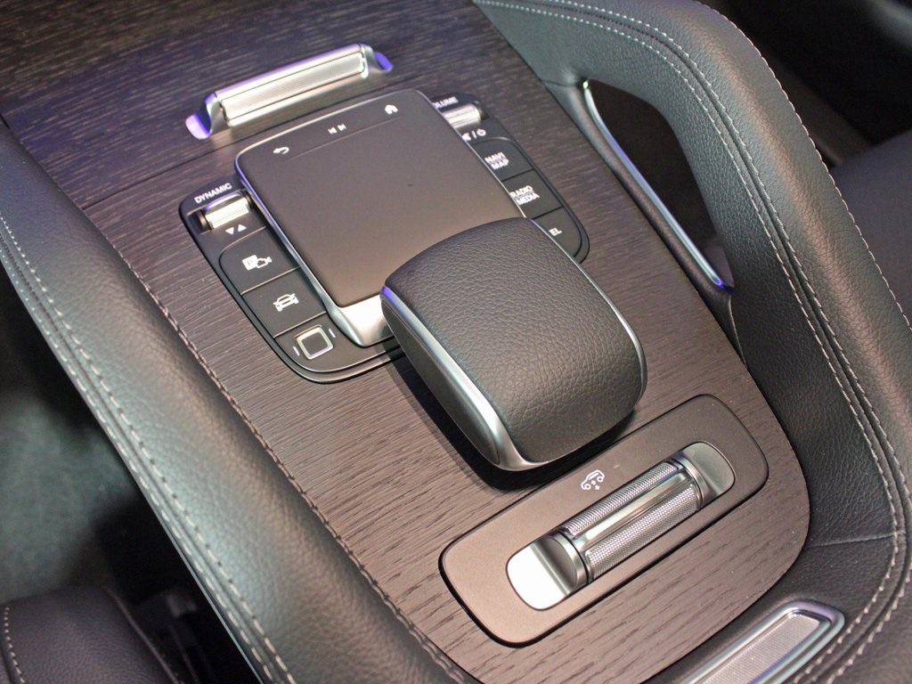 Vehicle image 26 of 37