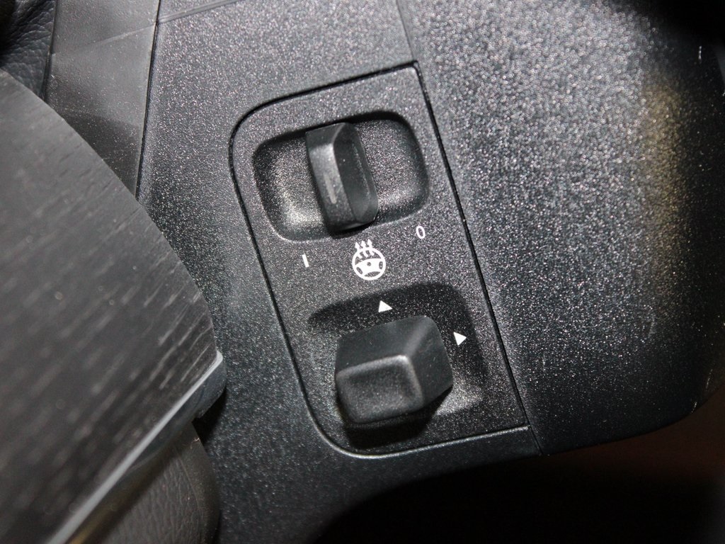 Vehicle image 21 of 37