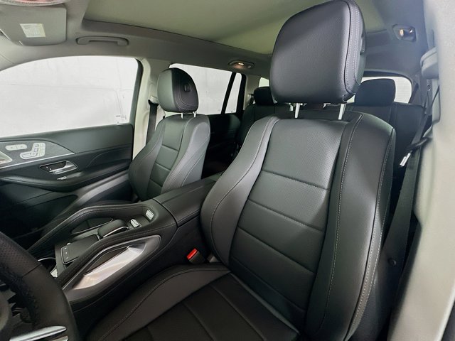 Vehicle image 15 of 35