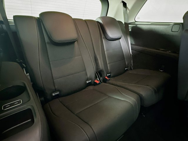 Vehicle image 14 of 35
