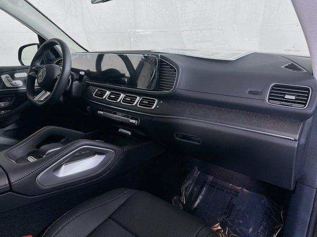 Vehicle image 20 of 35