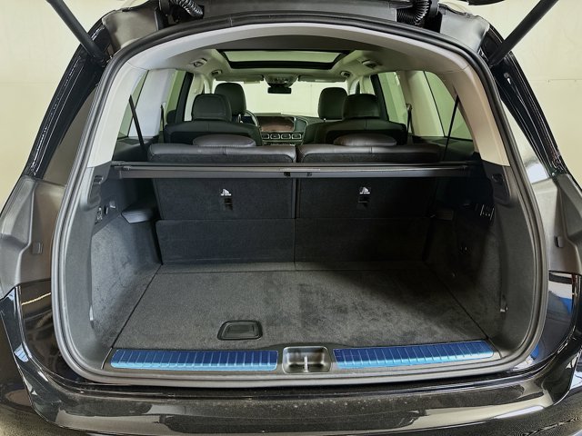 Vehicle image 11 of 35