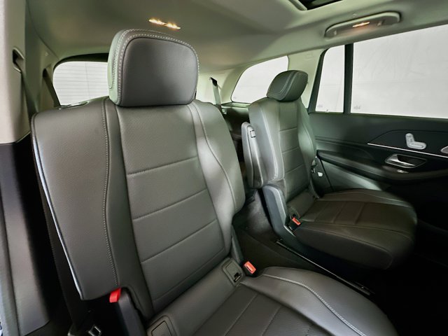 Vehicle image 12 of 35