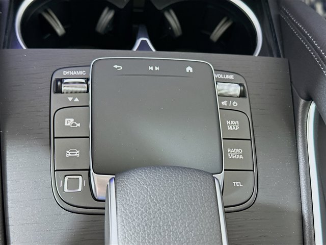 Vehicle image 31 of 35