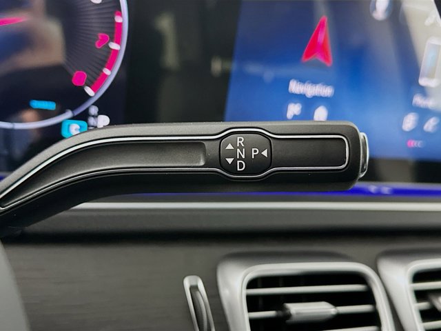 Vehicle image 25 of 35