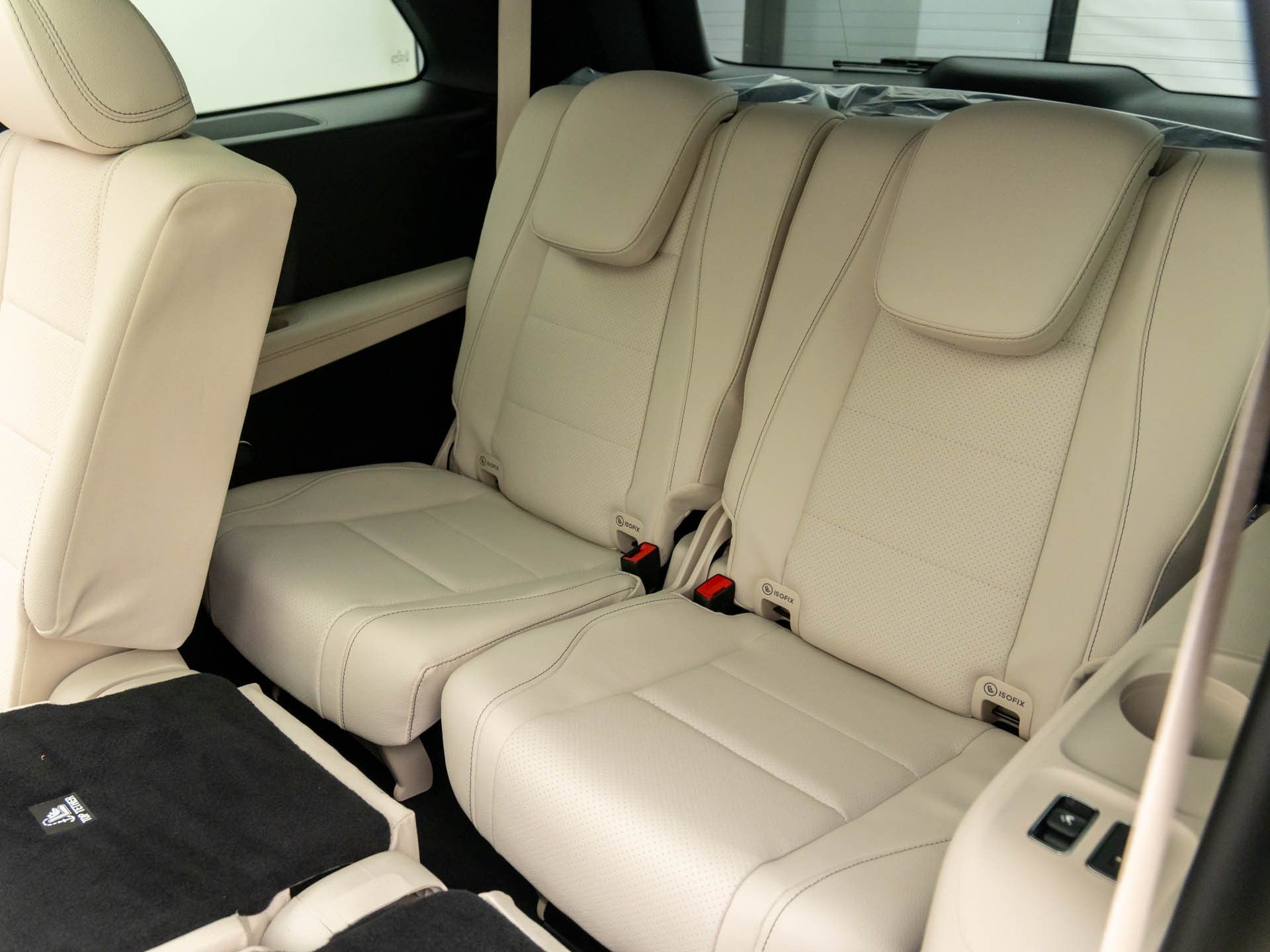 Vehicle image 20 of 40
