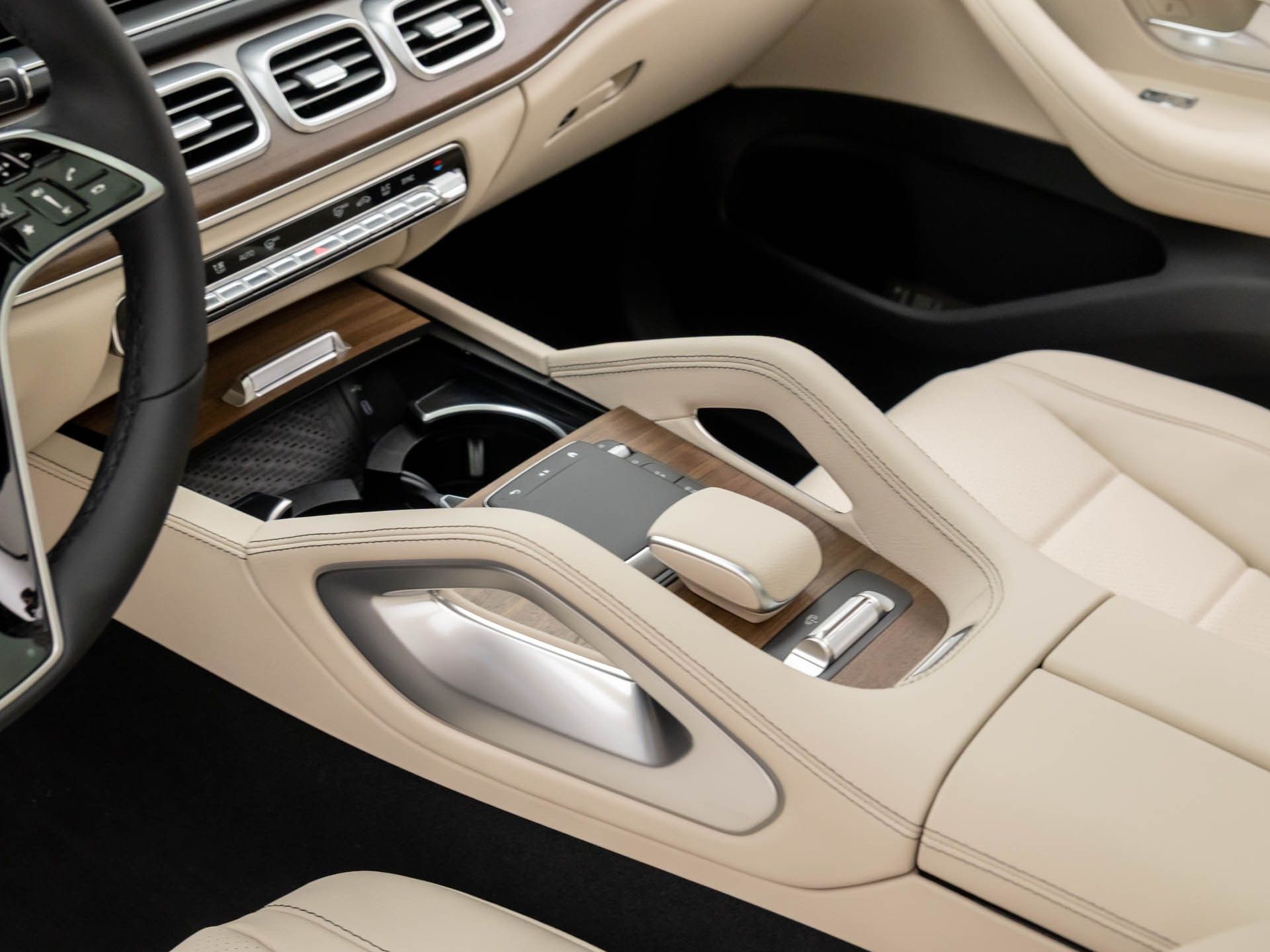 Vehicle image 14 of 40