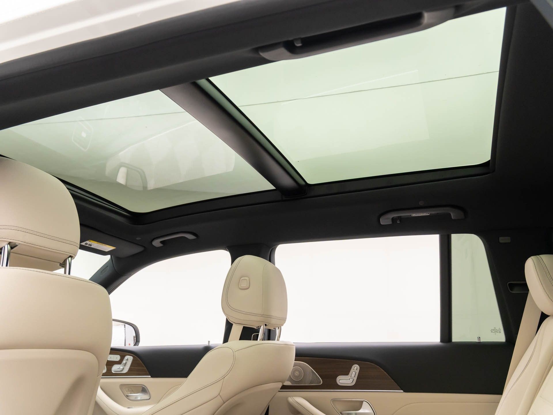 Vehicle image 21 of 40