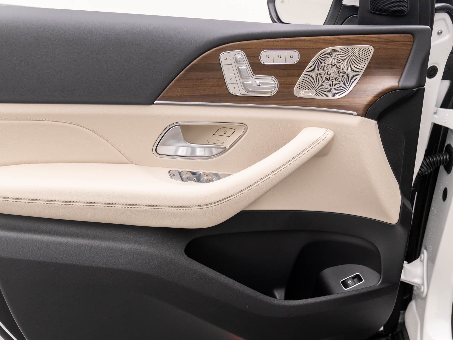 Vehicle image 15 of 40