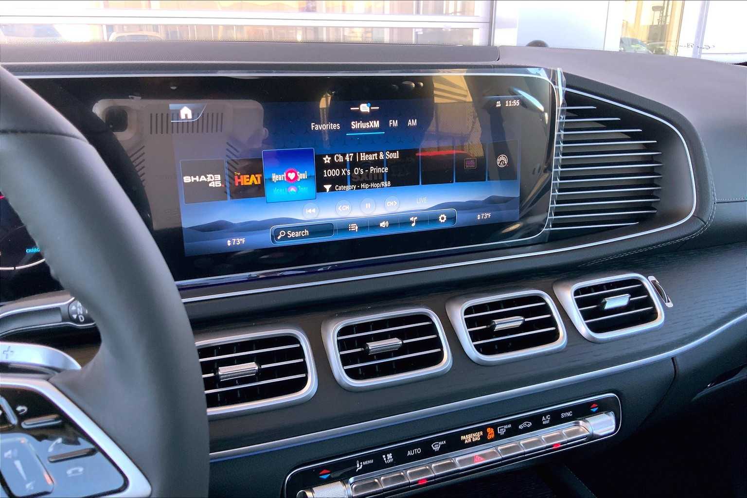 2025 Mercedes-Benz GLS 450 Image 7 of 16