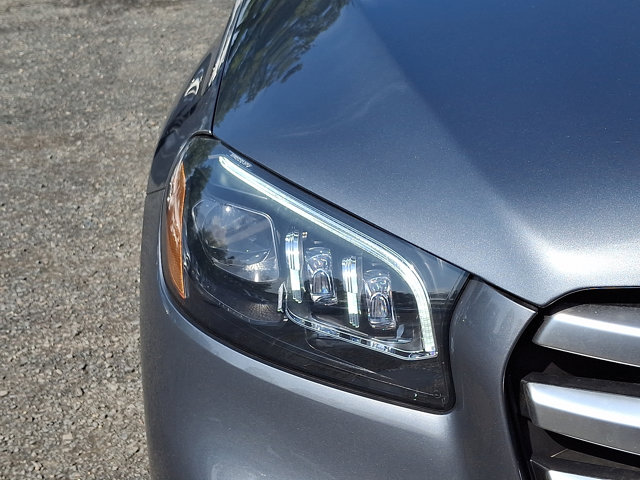 Vehicle image 10 of 22