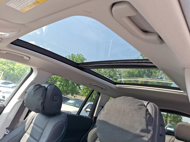 Vehicle image 15 of 22