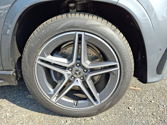 Vehicle image 9 of 22