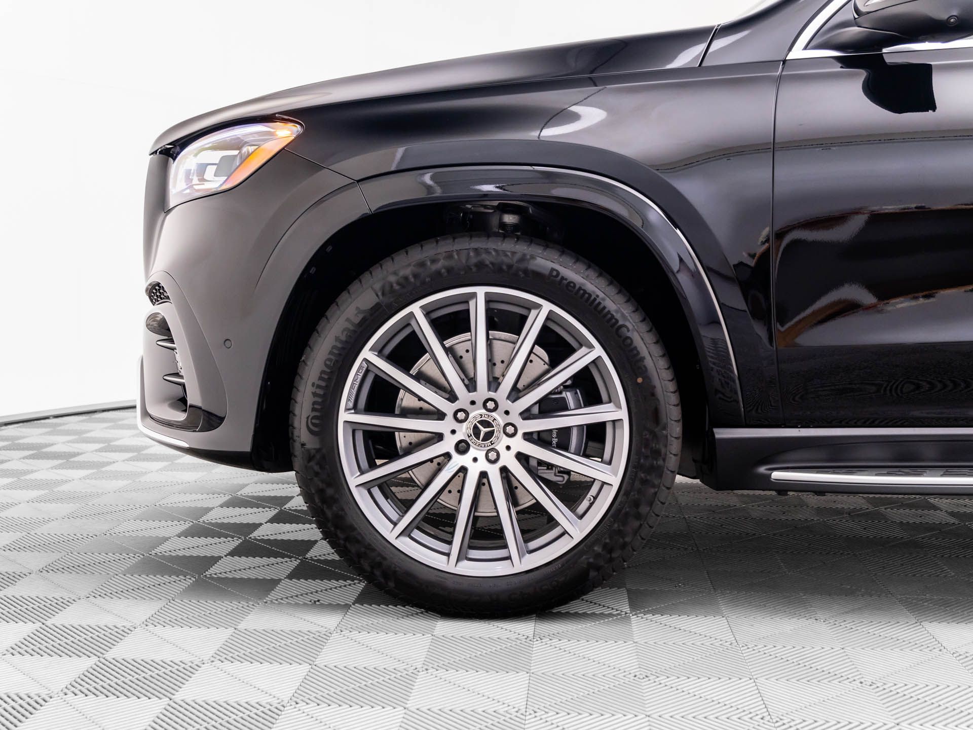 Vehicle image 26 of 30
