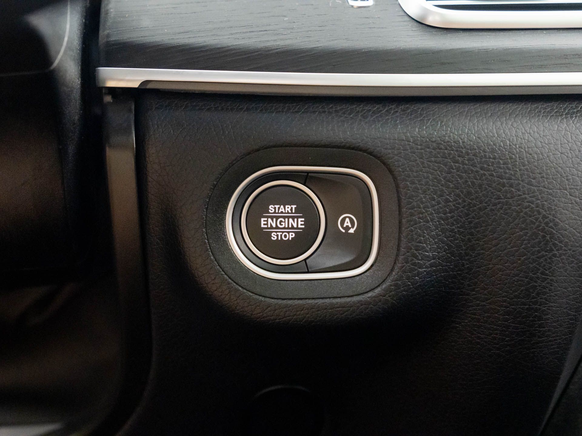 Vehicle image 18 of 30