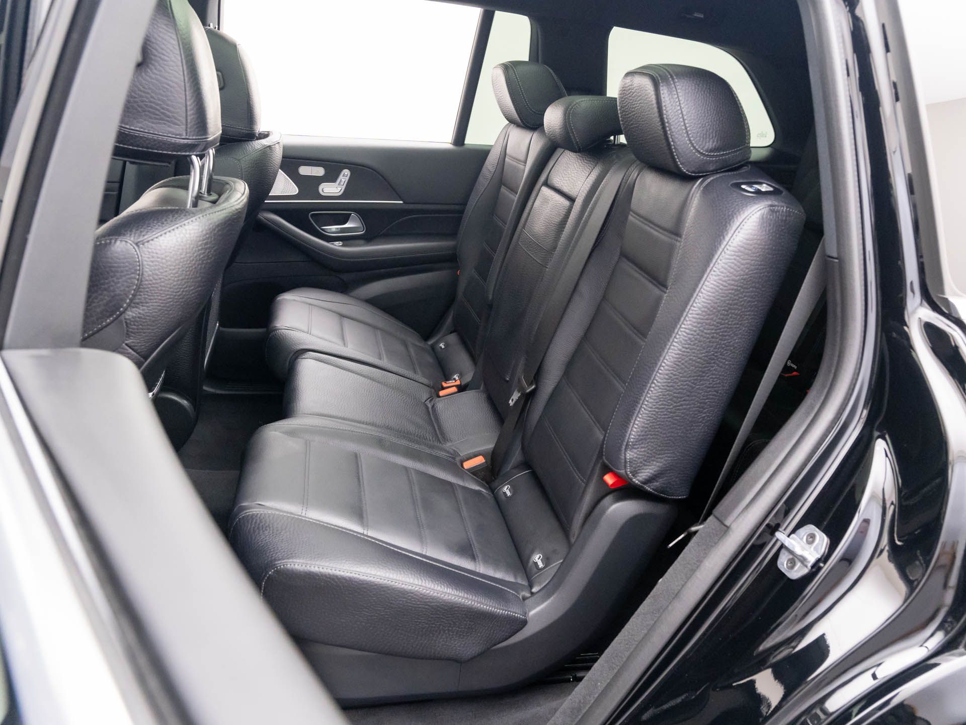 Vehicle image 14 of 30