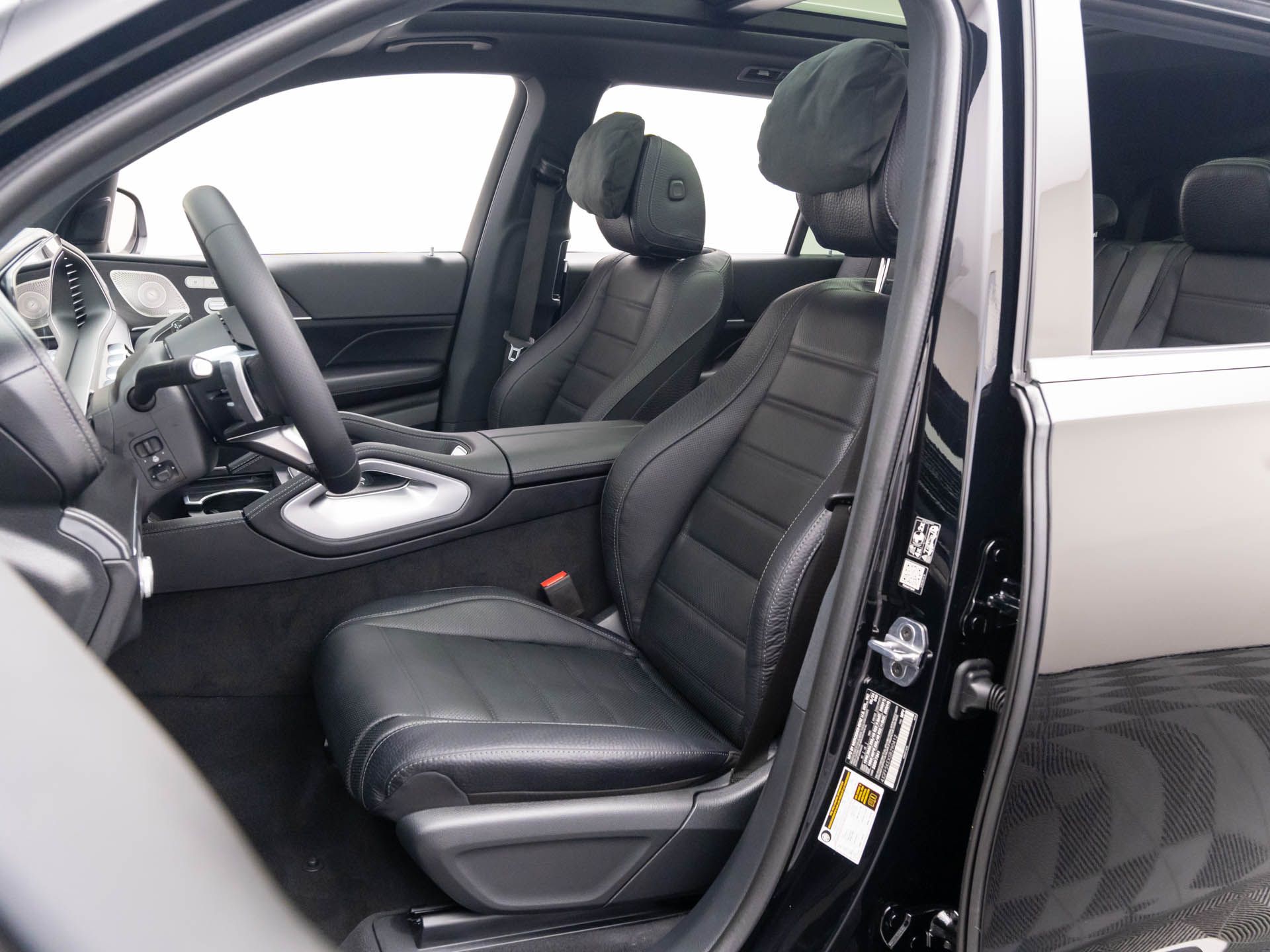 Vehicle image 13 of 30
