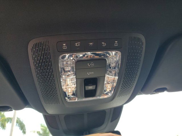 Vehicle image 34 of 39