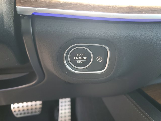 Vehicle image 38 of 39