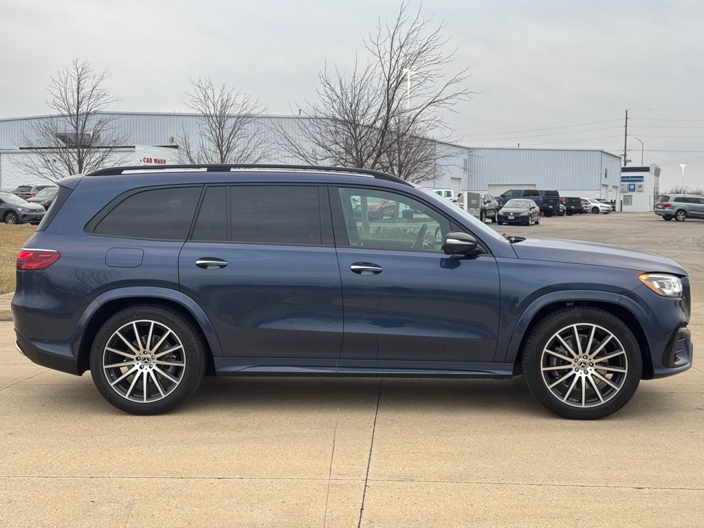 Vehicle image 13 of 39