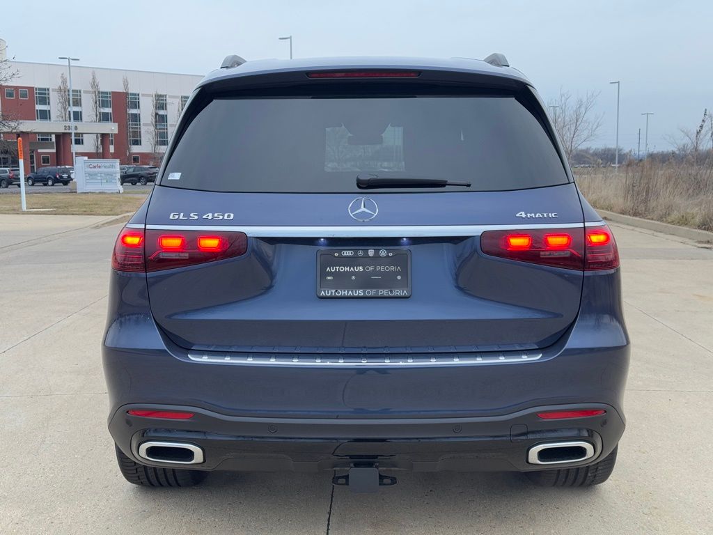 Vehicle image 10 of 39