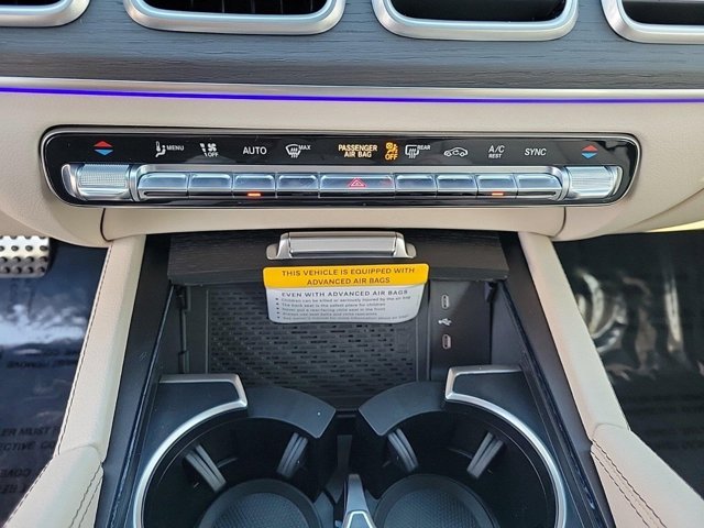 Vehicle image 37 of 43