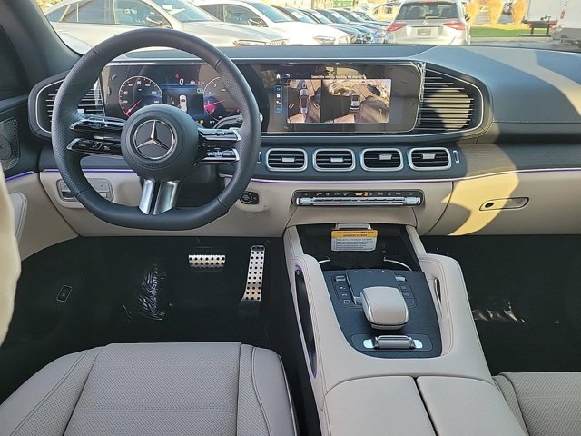 Vehicle image 13 of 43