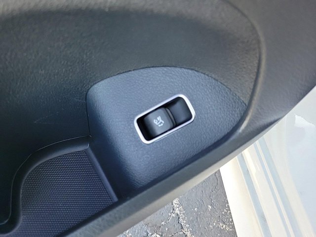 Vehicle image 30 of 43