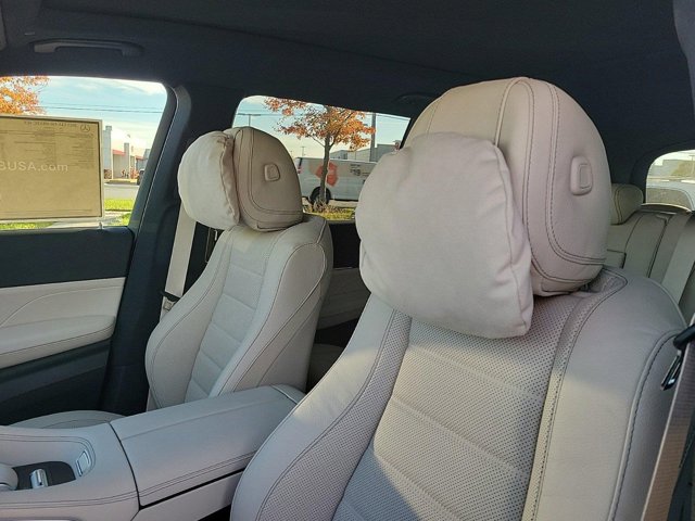 Vehicle image 11 of 43