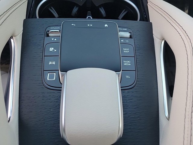 Vehicle image 27 of 43