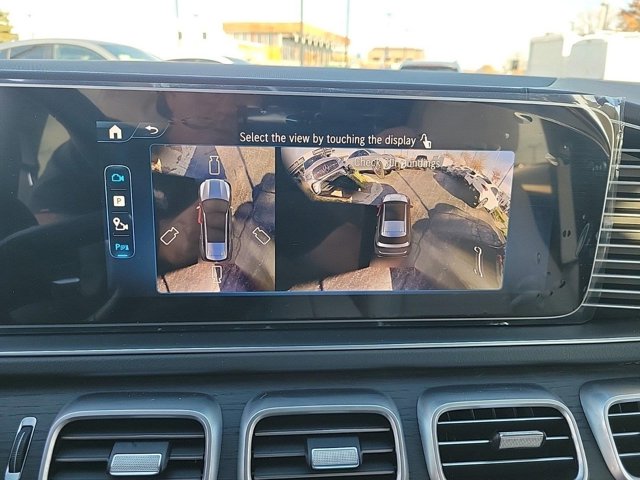 Vehicle image 19 of 43