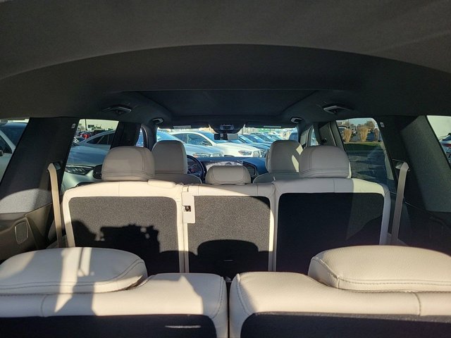 Vehicle image 40 of 43