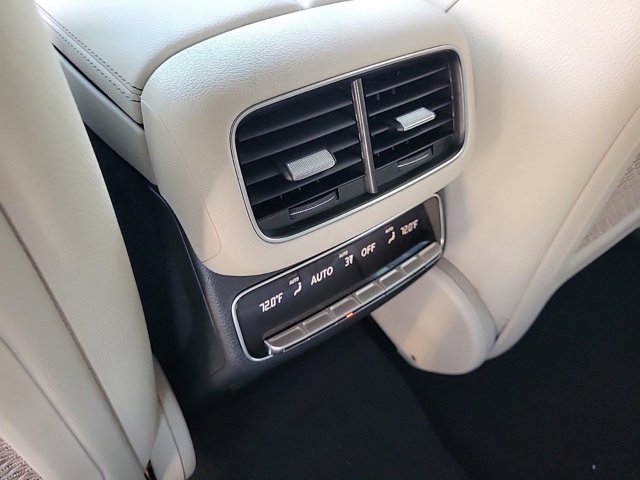 Vehicle image 25 of 43