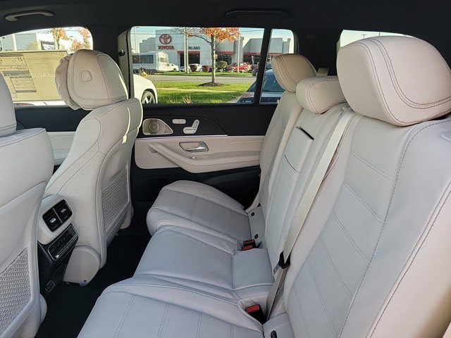 Vehicle image 10 of 43