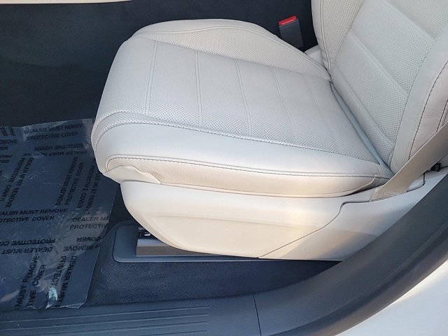 Vehicle image 42 of 43