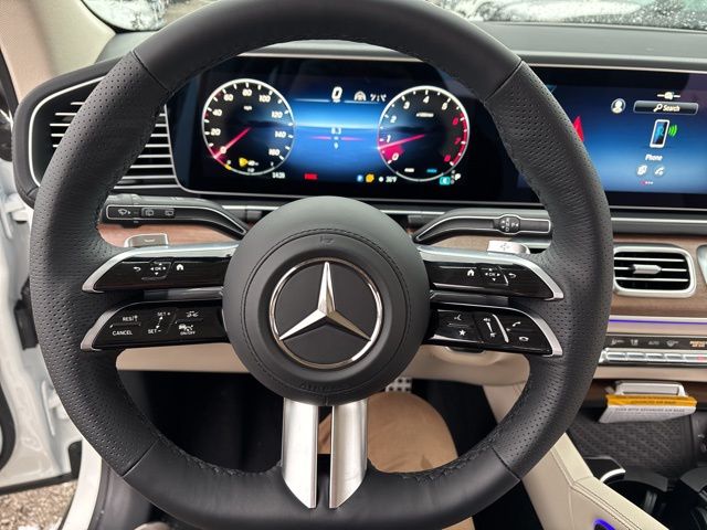 Vehicle image 18 of 32