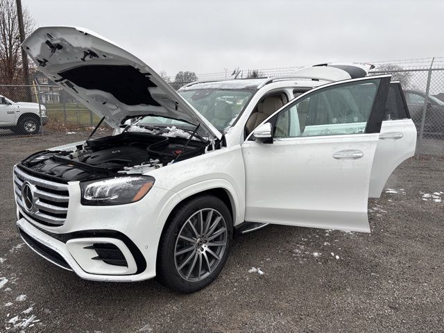 Vehicle image 23 of 32