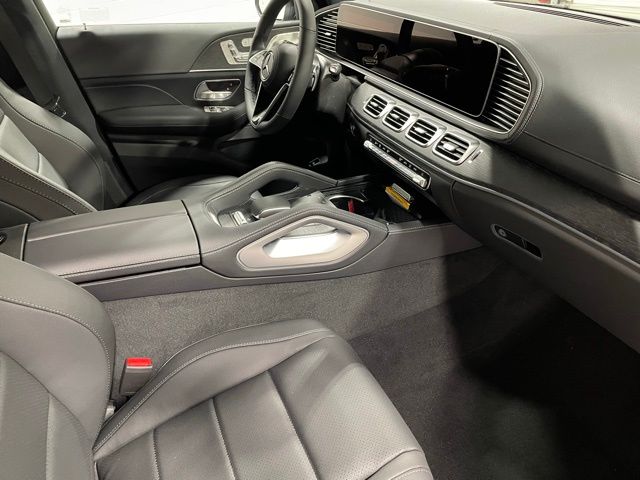 Vehicle image 12 of 21