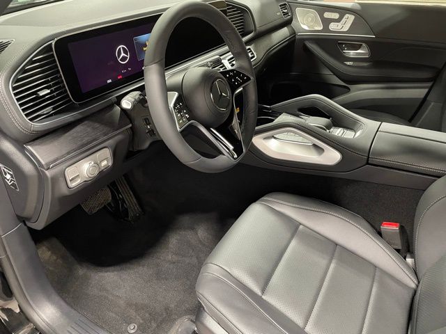 Vehicle image 16 of 21