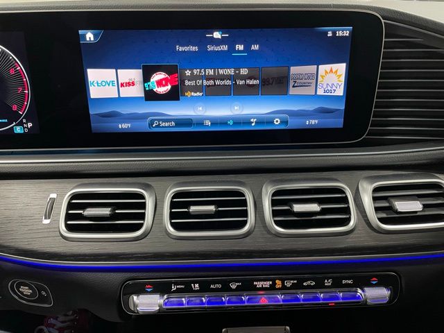 Vehicle image 19 of 21
