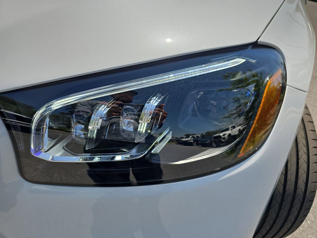 Vehicle image 34 of 39