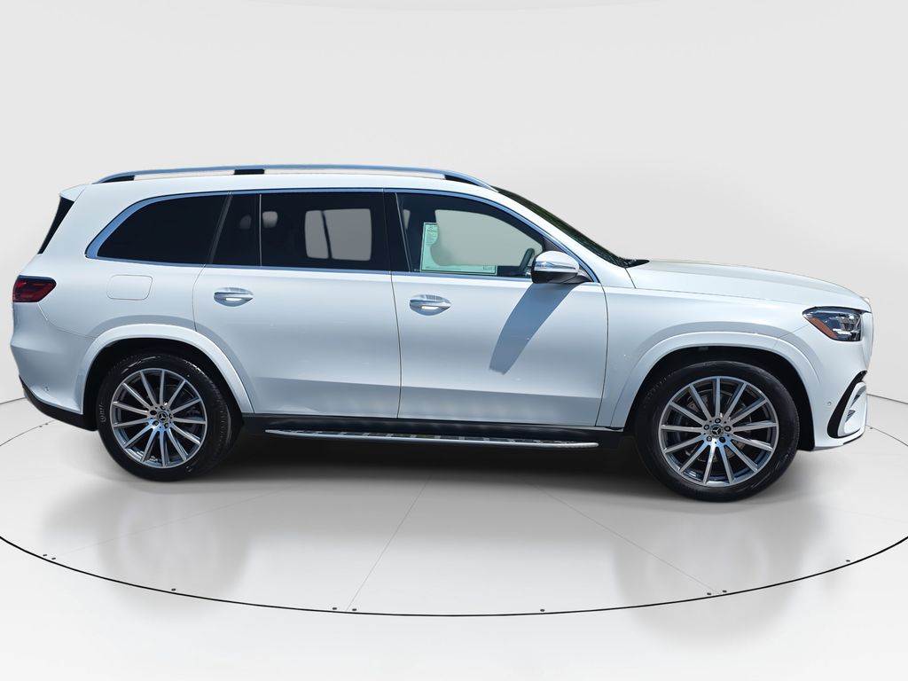 Vehicle image 4 of 39