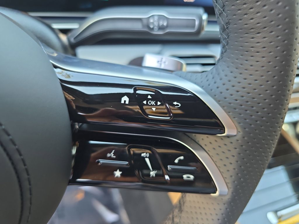 Vehicle image 20 of 39
